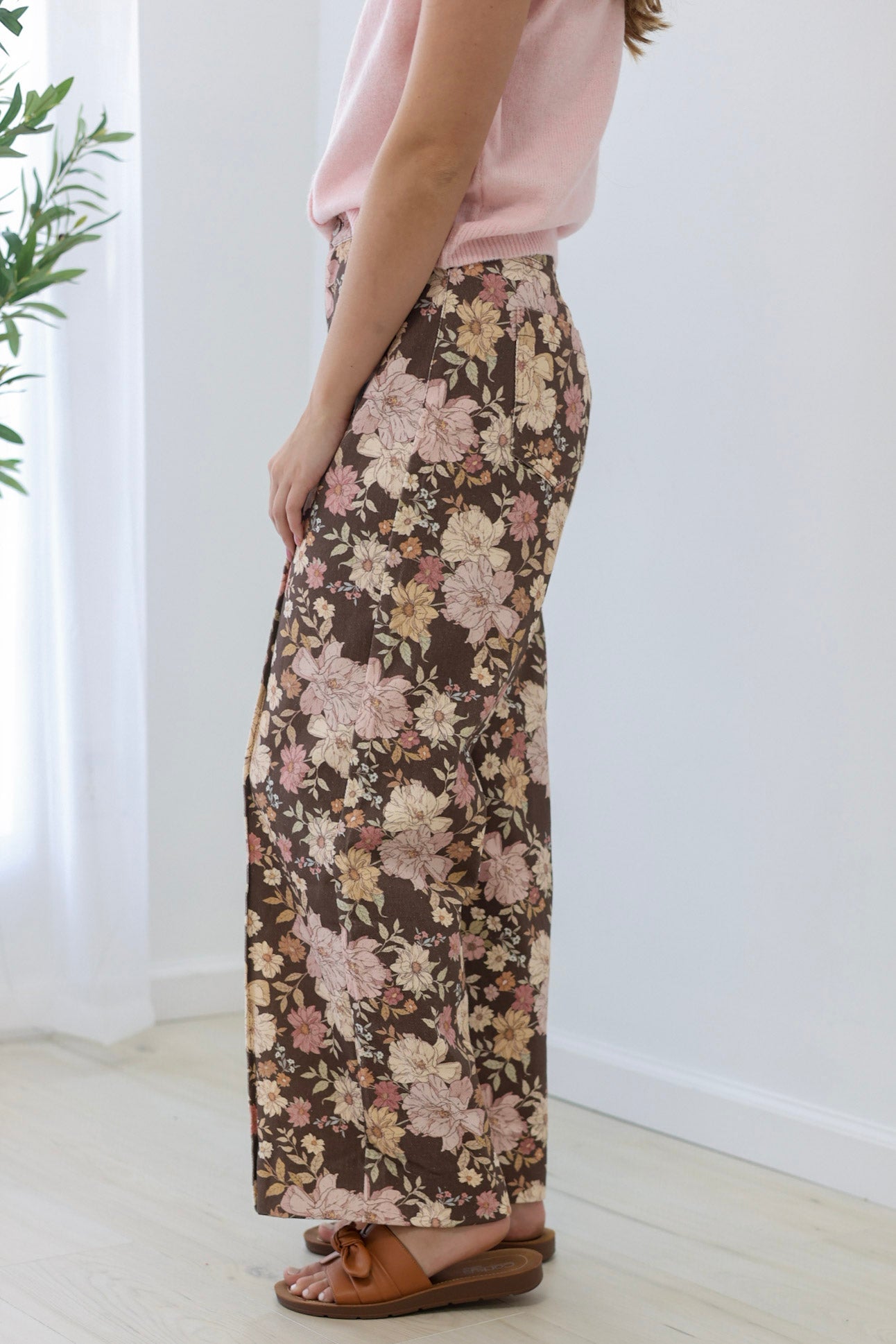 A Pretty Touch Floral Pants - view 3