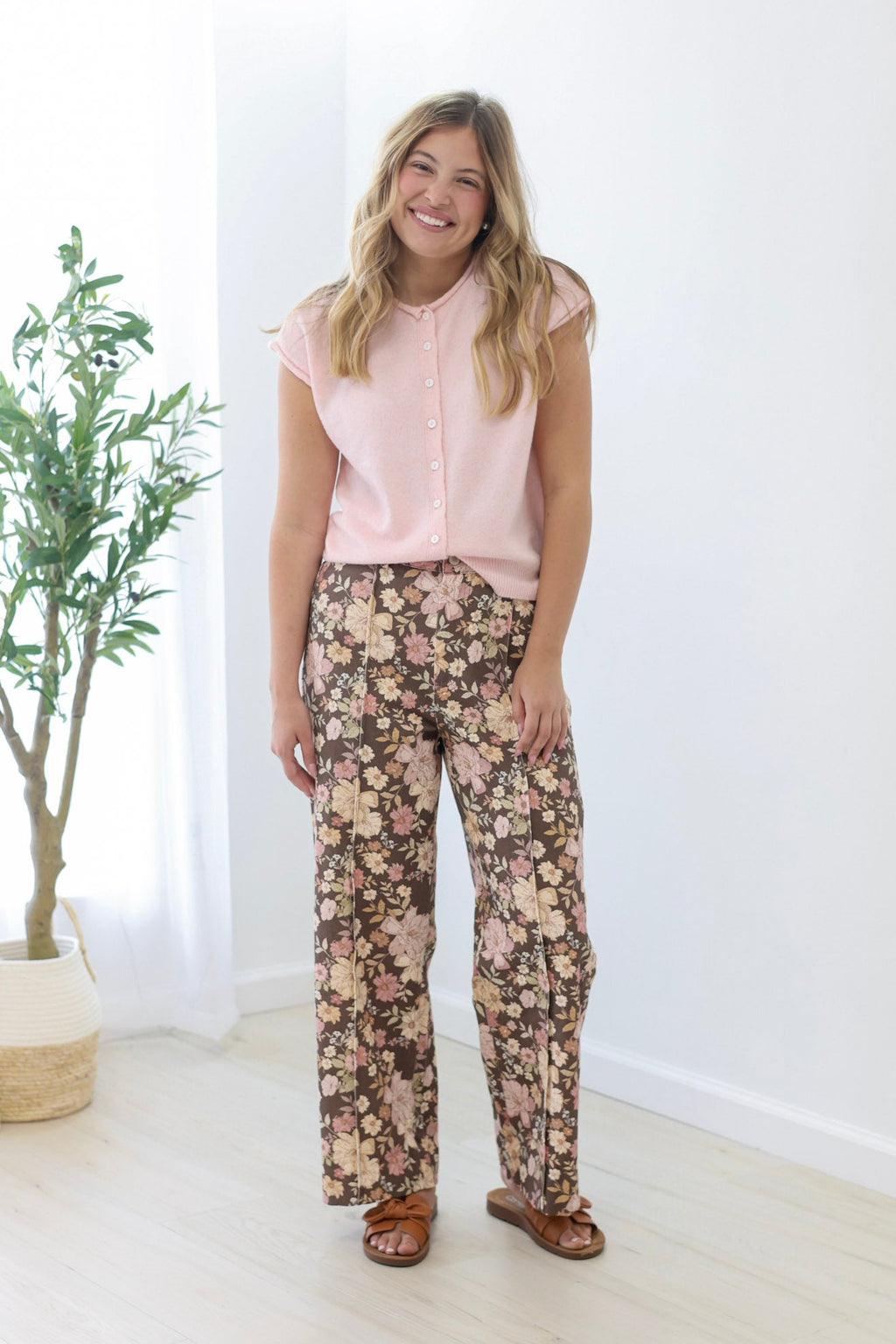 A Pretty Touch Floral Pants - view 5